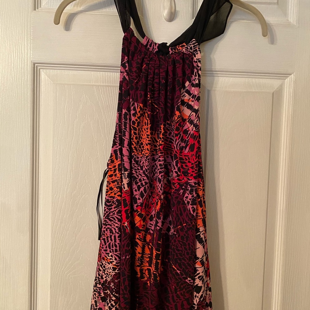 Tahari top